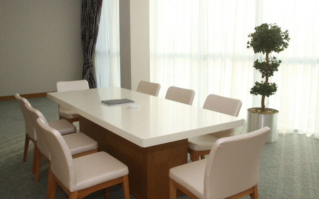 Grand Nur Plaza Hotel