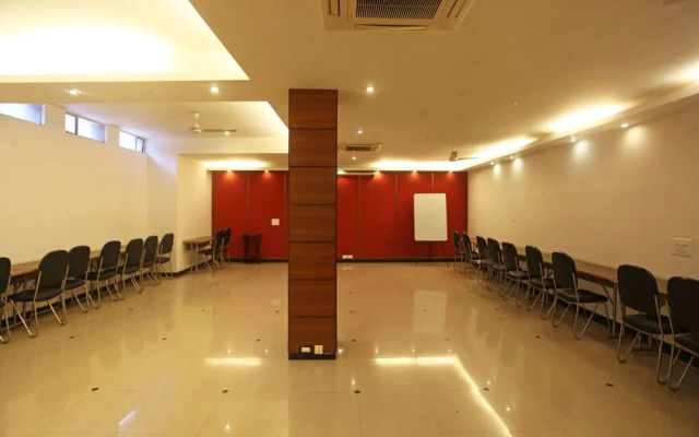 OYO Premium Galleria Market DLF 4