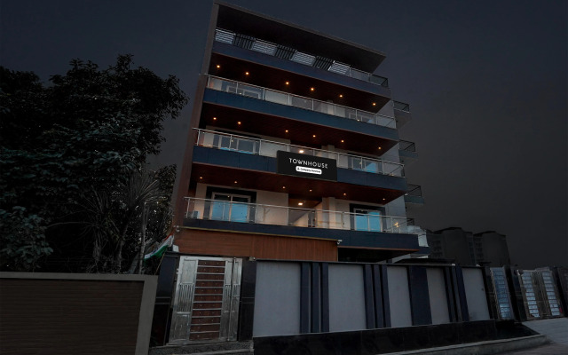 Super Townhouse Sector 93 Noida Expressway