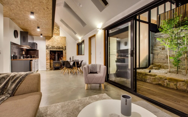 White Room Apartments