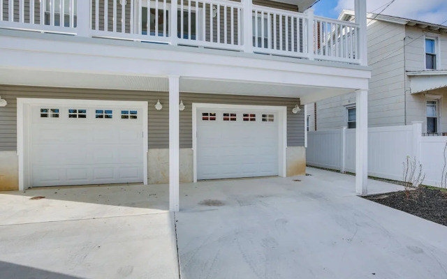 Spacious Wildwood Condo: Walk to Beach!