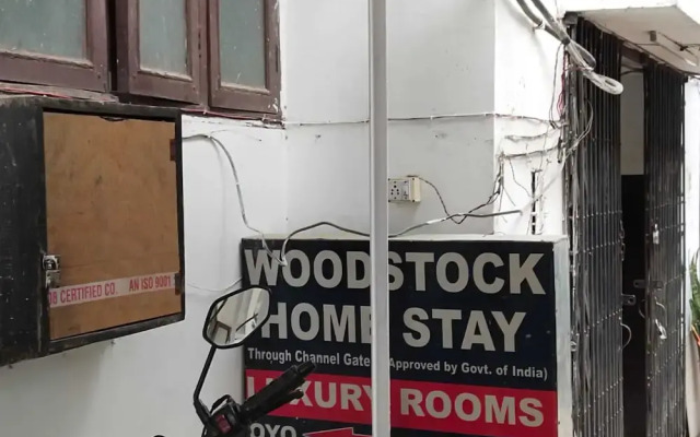 WoodStock Homestay By GRB