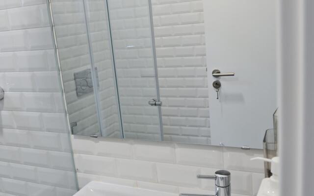 Margarita s Day in Lisbon - by Misha s Place 2C