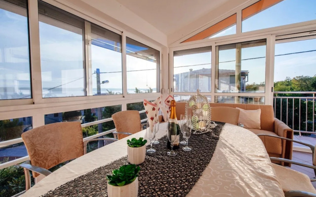 Beautiful Holiday Home in Maslenica Near Beach"