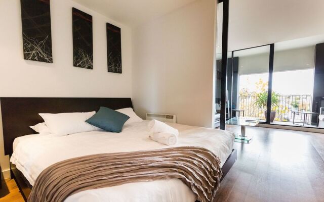CLEO, 1BDR St.Kilda Apartment