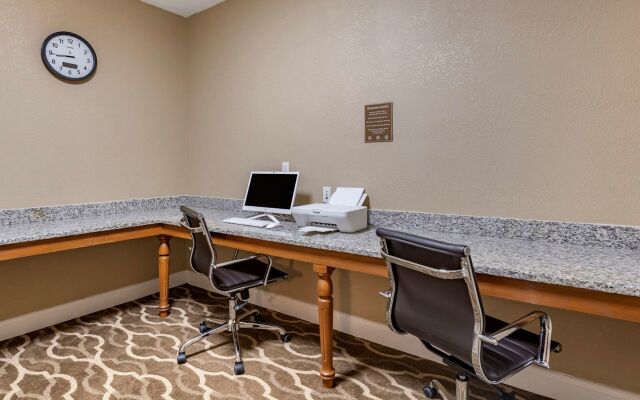Comfort Inn Hebron-Lowell Area