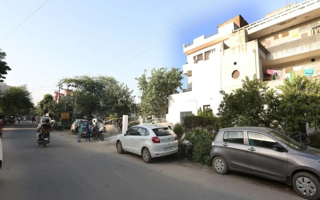 Oyo 22125 Bleu Ville