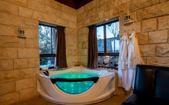 Gilad Cabins