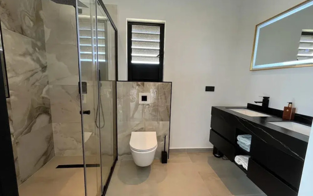 Luxury Villa Incl Pool With Seaview Near Beaches