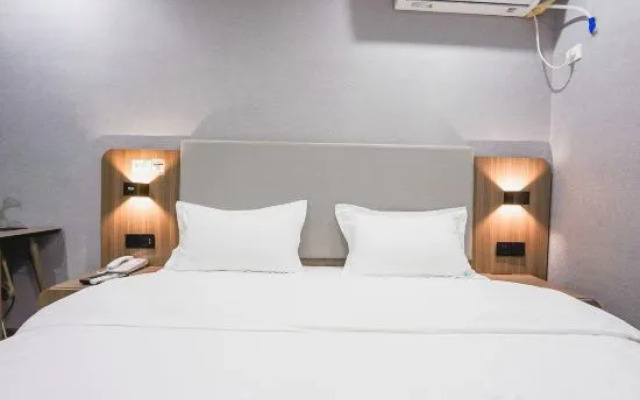 Nanchang juhao Hotel (Qingshan Lake Wanda store)