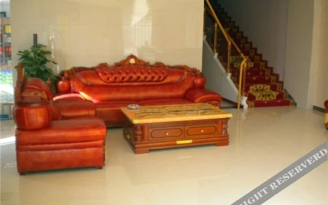 Yinglun Holiday Hotel