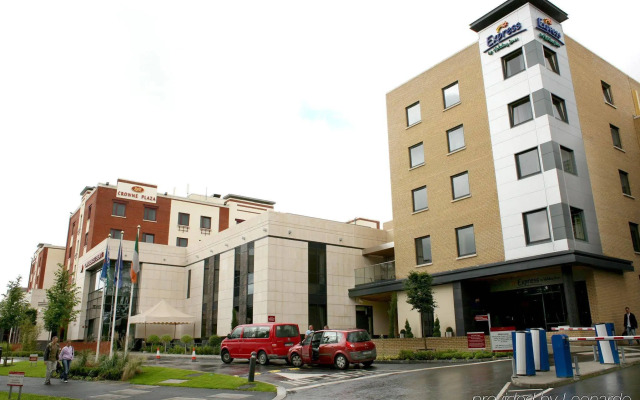 Holiday Inn Express Hotel Dublin Airport by IHG