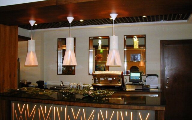 Le Royal Tower Hotel