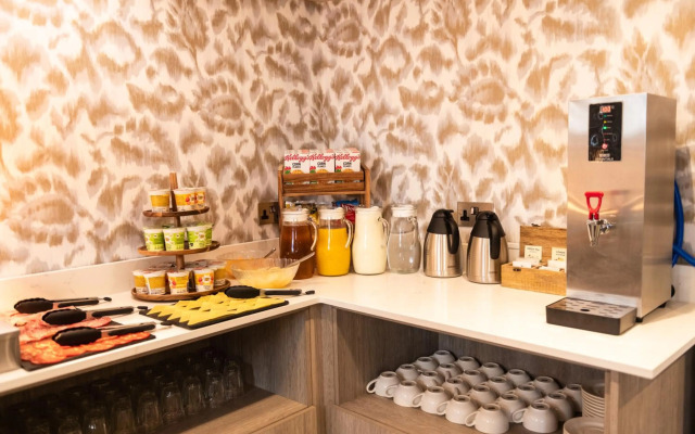 Byron Hotel London