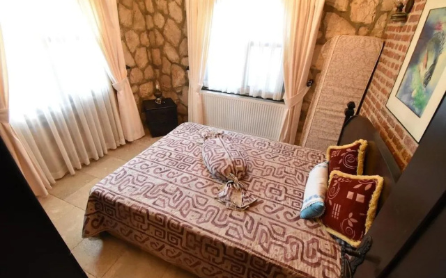 Tas Konak