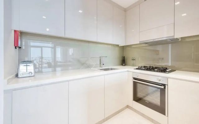 Urban 1BR w Golf Course Views