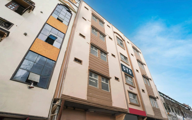 OYO HYD1516 Hotel Aroma Classic