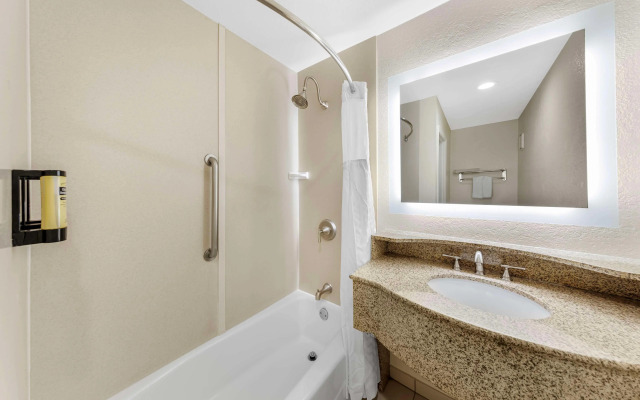 Best Western Plus Ontario Airport & Convention Center