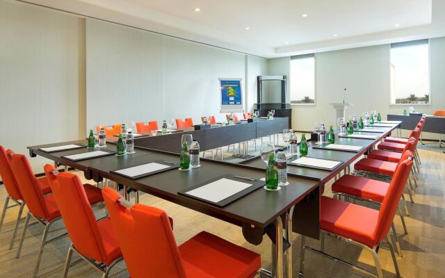 ibis One Central Hotel