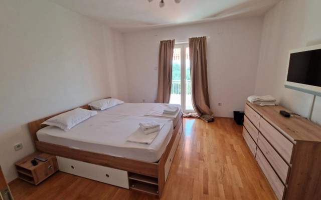 Big apartment with garden