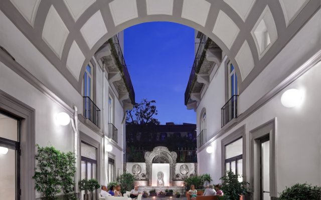 Hotel Piazza Bellini & Apartments