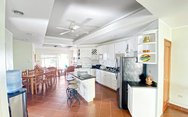 Sea Vue Luxury Vacation Condominiums