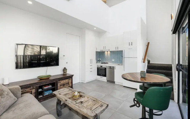 1 Bedroom Modern Townhouse in Casuarina