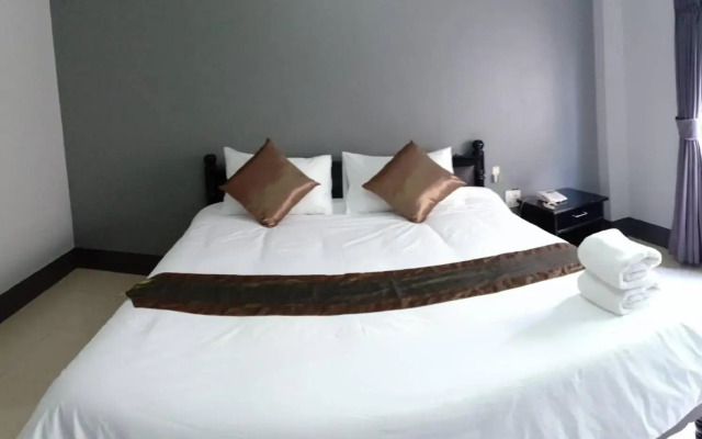 Submukdaphoomplace Hotel