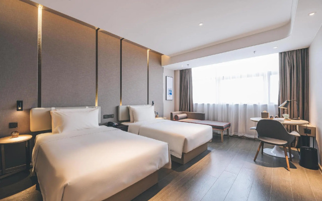 Atour Hotel (Jiangyin Binjiang Middle Road Sports Center)