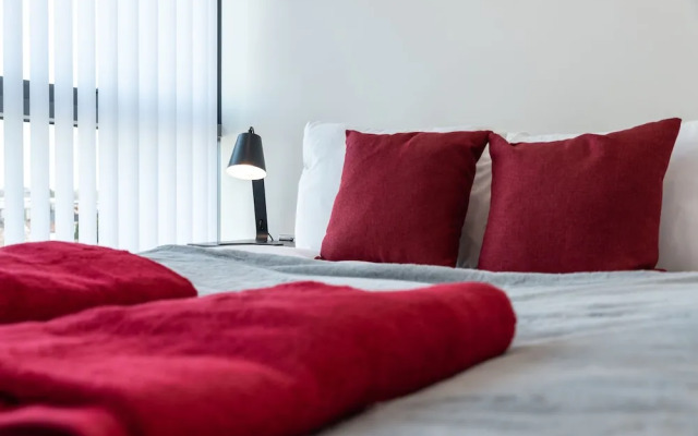 OnPoint -SUPER 1 Bedroom Apt Slough