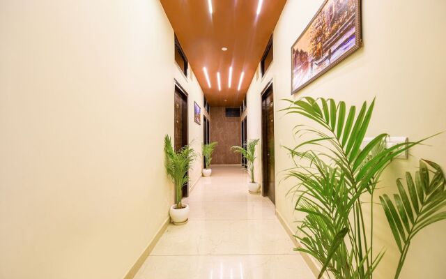 Fabhotel Royal Regency I
