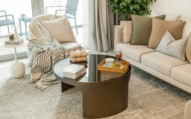 Modern 2BR w Direct Beach Access, Emaar Beachfront