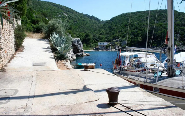 Apartments by the sea Cove Pokrivenik, Hvar - 4604