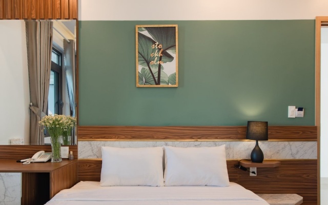 West Lake Hotel – Guest Rooms – Cam Lam