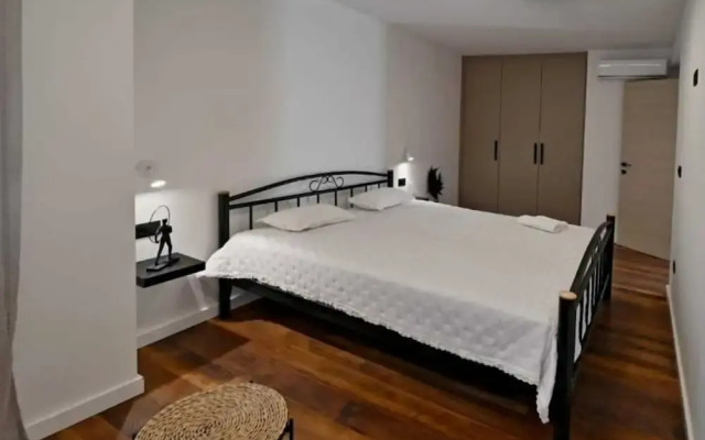 Luxury Slatine Apartments With Terrace and Garden