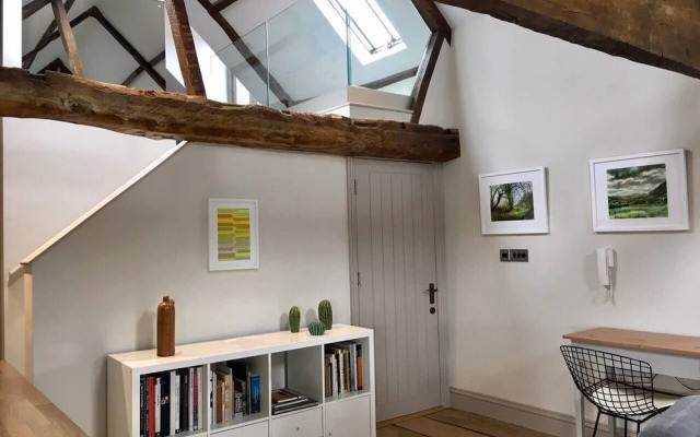 Stylish Wells Penthouse With Cathedral Views