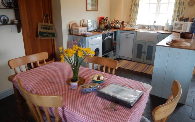 Alltybrain Farm Cottages and B&B