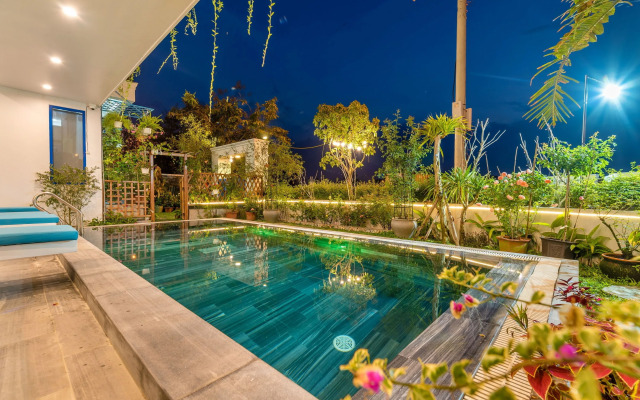 Chez Mimosa Hoi An Blue Villa