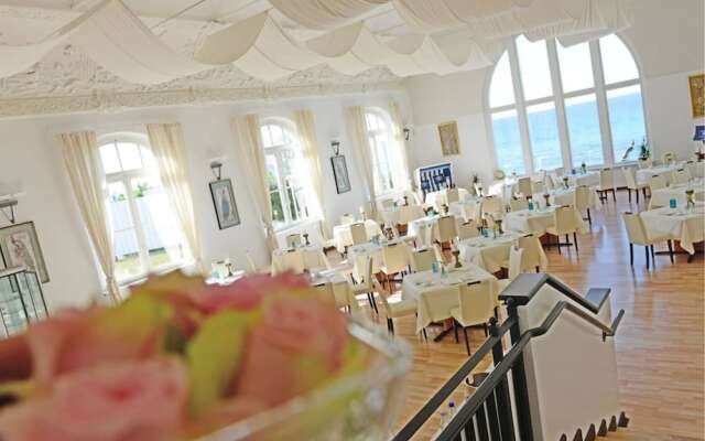 Meergut Hotels