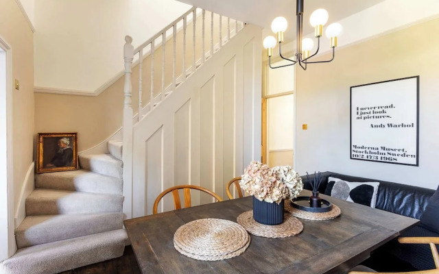 Tooting's Charming Victorian Garden Hideaway