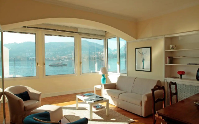 Lake View 9