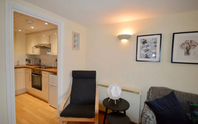 Cosy 2 Bedroom Bristol Home