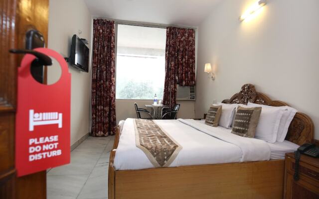 OYO Flagship 2431 Hotel Skylark