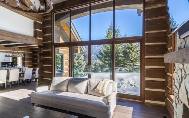 3354 Peak Drive