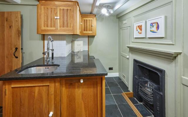 Host Stay Henderson House