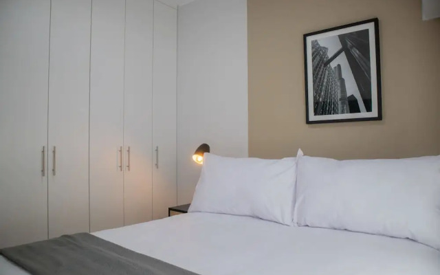 w Elegant 2BR w Distinctive Deco in Miraflores
