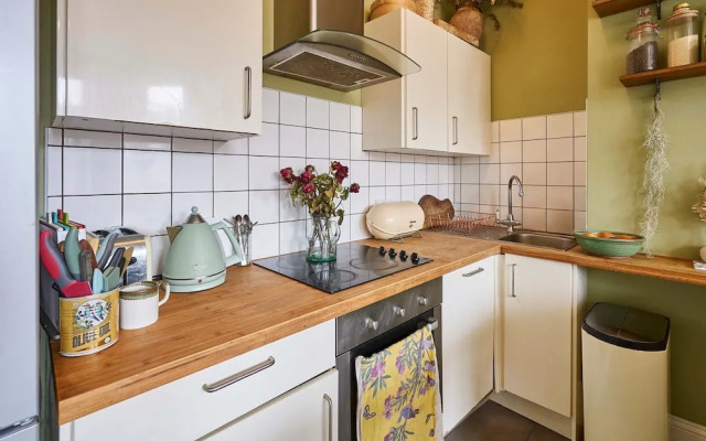 Host Stay Mermaid Hove