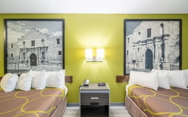 Super 8 San Antonio Riverwalk Area