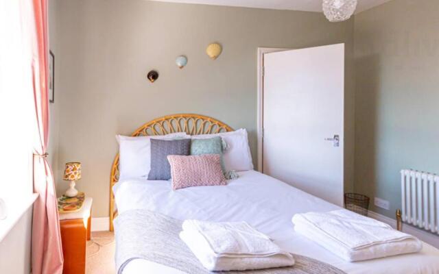 Old Town Trinity Apt No 5 by Adliv Host