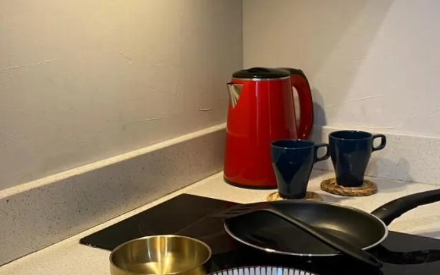 Homy studio room near taman anggrek